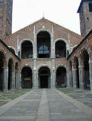 San Ambrodžio bažnyčios fasadas su atriumu. Milanas. 1098
