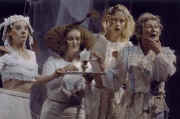 V.Idzelytė. J. Dautartas. "Pelenė". Scenografija ir kostiumai. 2003