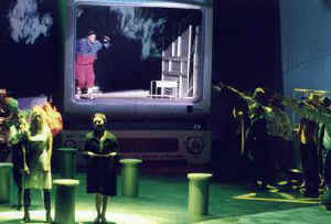 M.Šiaulytyte. J.Mekas "Pati pradžios pradžia". Lietuvos Nacionalinis dramos teatras. 2002